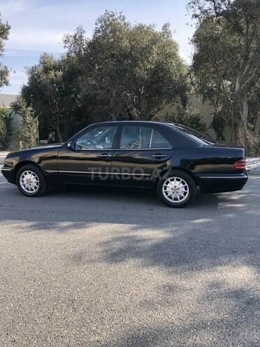 Mercedes E 270 1999, 348,258 km - 2.7 l - Bakı