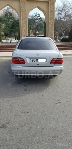 Mercedes E 280 2001, 222,000 km - 2.8 l - Bakı