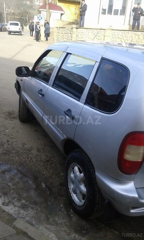 Chevrolet Niva 2005, 144,000 km - 0.2 l - Lerik