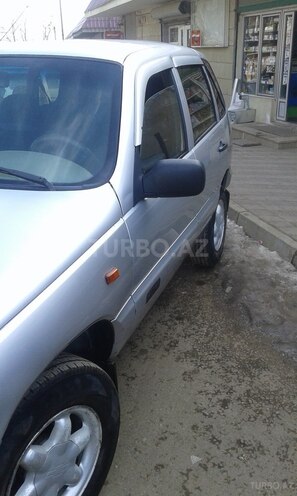 Chevrolet Niva 2005, 144,000 km - 0.2 l - Lerik