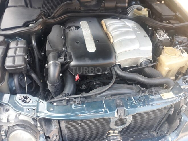 Mercedes E 220 2000, 299,000 km - 2.2 л - Bakı