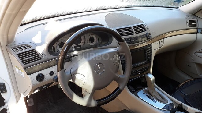 Mercedes E 320 2004, 318,000 km - 3.2 l - Bakı
