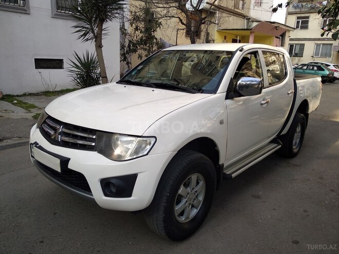Mitsubishi L200 2013, 151,000 km - 2.5 l - Bakı