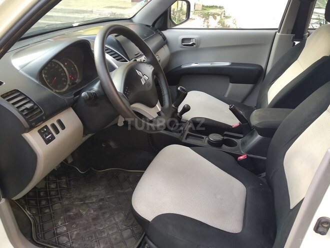 Mitsubishi L200 2013, 151,000 km - 2.5 l - Bakı