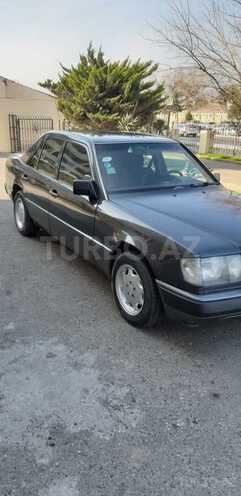 Mercedes E 230 1992, 386,000 km - 2.3 l - Bakı