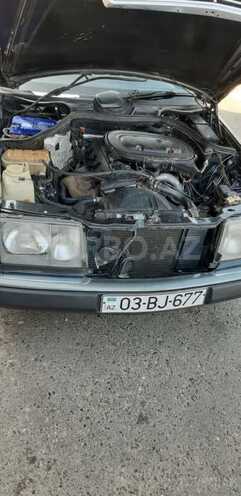 Mercedes E 230 1992, 386,000 km - 2.3 l - Bakı