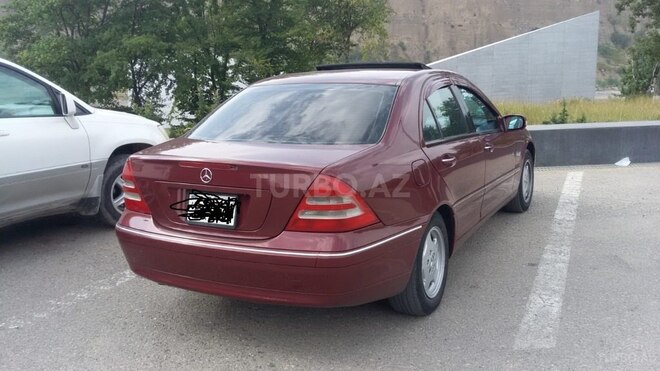 Mercedes C 240 2002, 389,000 km - 2.4 l - Quba