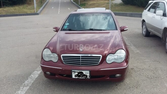 Mercedes C 240 2002, 389,000 km - 2.4 l - Quba