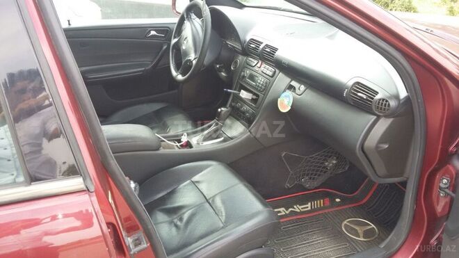 Mercedes C 240 2002, 389,000 km - 2.4 l - Quba