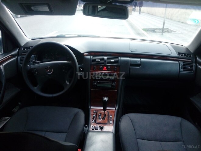 Mercedes E 270 1999, 296,200 km - 2.7 л - Bakı