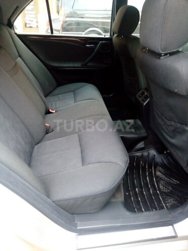 Mercedes E 270 1999, 296,200 km - 2.7 л - Bakı