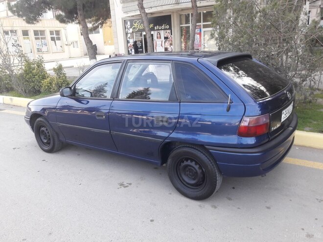 Opel Astra 1995, 378,951 km - 1.6 л - Bakı