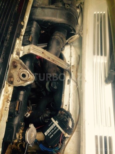 Mercedes 208 D 1992, 310,000 km - 0.2 л - Şəki