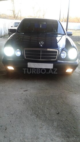 Mercedes E 240 1998, 405,050 km - 2.4 l - Zaqatala