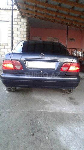 Mercedes E 240 1998, 405,050 km - 2.4 l - Zaqatala