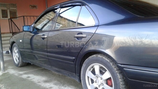 Mercedes E 240 1998, 405,050 km - 2.4 l - Zaqatala