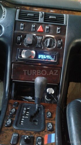 Mercedes E 240 1998, 405,050 km - 2.4 l - Zaqatala