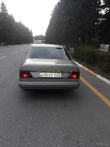 Mercedes E 260 1990, 355,000 km - 2.6 l - Bakı
