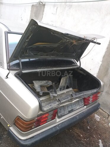 Mercedes 190 1990, 246,436 km - 2.0 l - Bakı