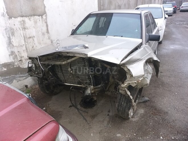 Mercedes 190 1990, 246,436 km - 2.0 l - Bakı