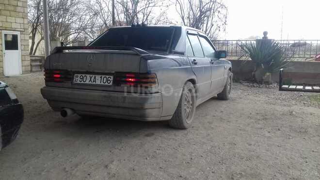 Mercedes 190 1991, 250,000 km - 2.0 l - Salyan