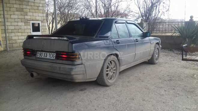 Mercedes 190 1991, 250,000 km - 2.0 l - Salyan