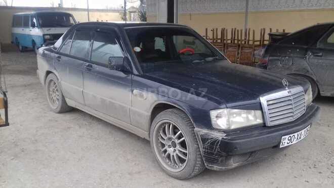 Mercedes 190 1991, 250,000 km - 2.0 l - Salyan