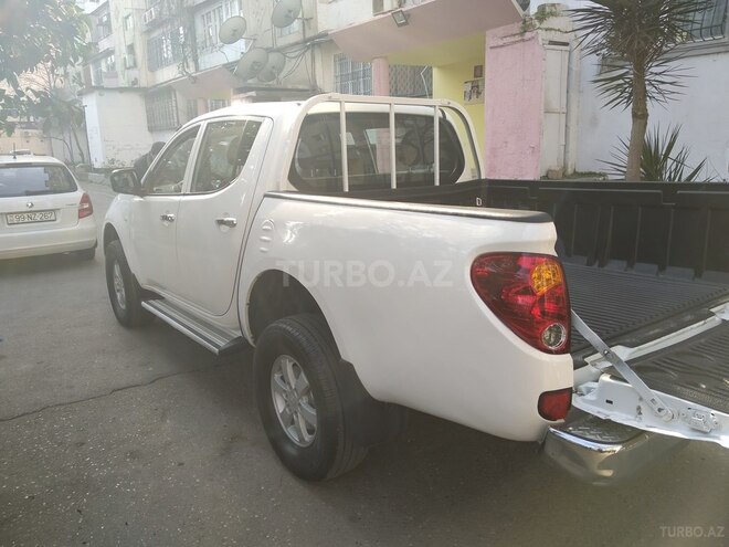 Mitsubishi L200 2013, 151,000 km - 2.5 л - Bakı