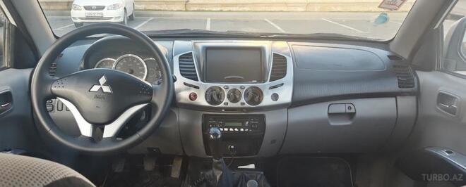 Mitsubishi L200 2013, 151,000 km - 2.5 л - Bakı