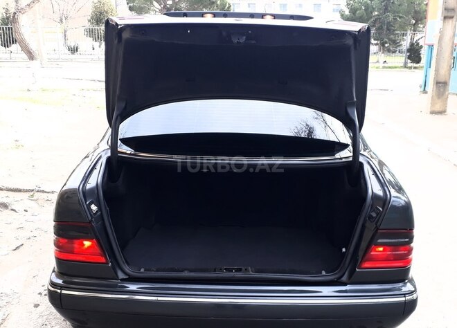 Mercedes E 270 2000, 285,632 km - 2.7 l - Bakı