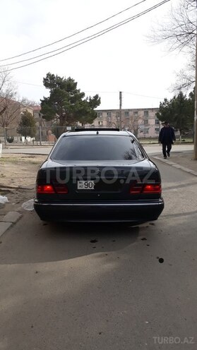 Mercedes E 270 2000, 285,632 km - 2.7 l - Bakı