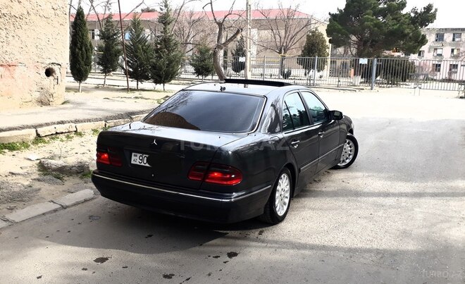 Mercedes E 270 2000, 285,632 km - 2.7 l - Bakı