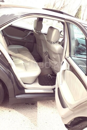 Mercedes E 270 2000, 285,632 km - 2.7 l - Bakı