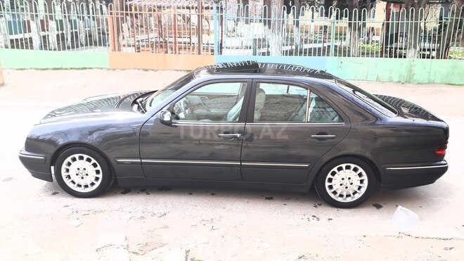 Mercedes E 270 2000, 285,632 km - 2.7 l - Bakı