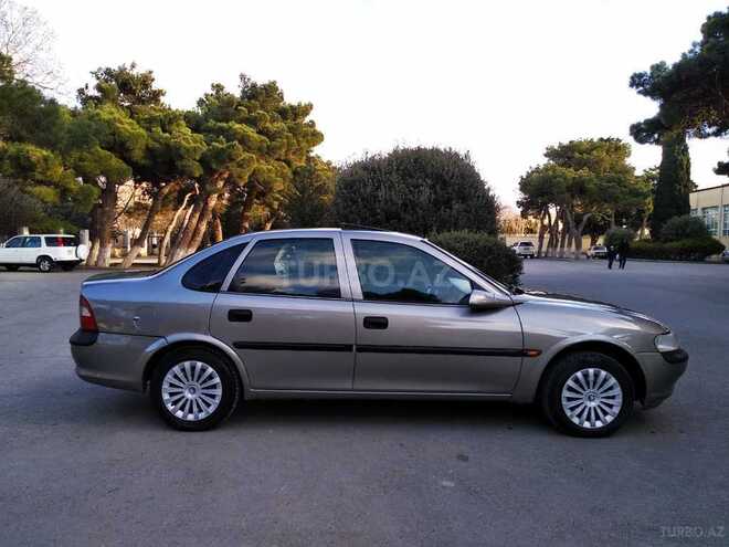 Opel Vectra 1995, 336,526 km - 1.6 л - Bakı