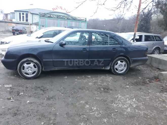 Mercedes E 270 1999, 540,000 km - 2.7 l - Quba