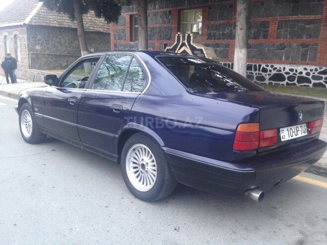 BMW 525 1993, 297,000 km - 2.5 l - Qax