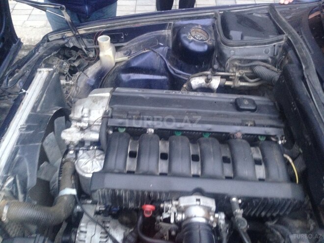 BMW 525 1993, 297,000 km - 2.5 l - Qax