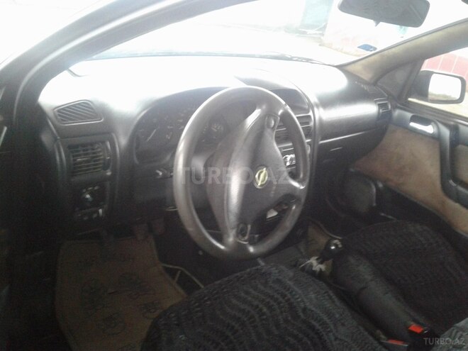 Opel Astra 1999, 400,000 km - 1.6 l - Salyan