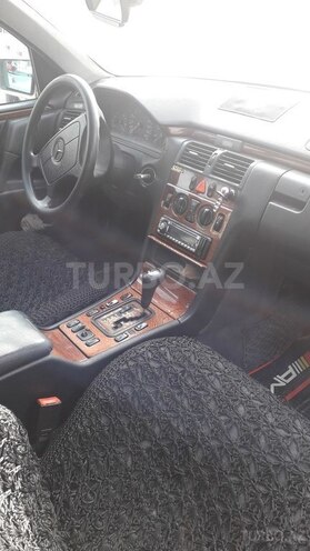 Mercedes E 220 1998, 618,000 km - 2.2 л - Bakı