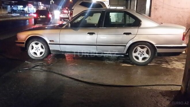 BMW 520 1993, 240,000 km - 2.0 л - Bakı