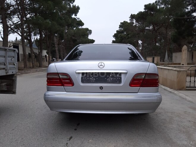 Mercedes E 270 2000, 229,000 km - 2.7 l - Bakı
