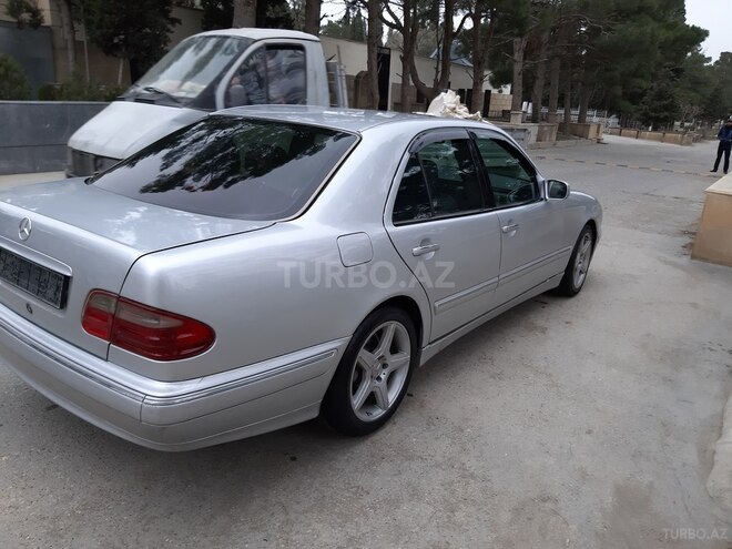 Mercedes E 270 2000, 229,000 km - 2.7 l - Bakı
