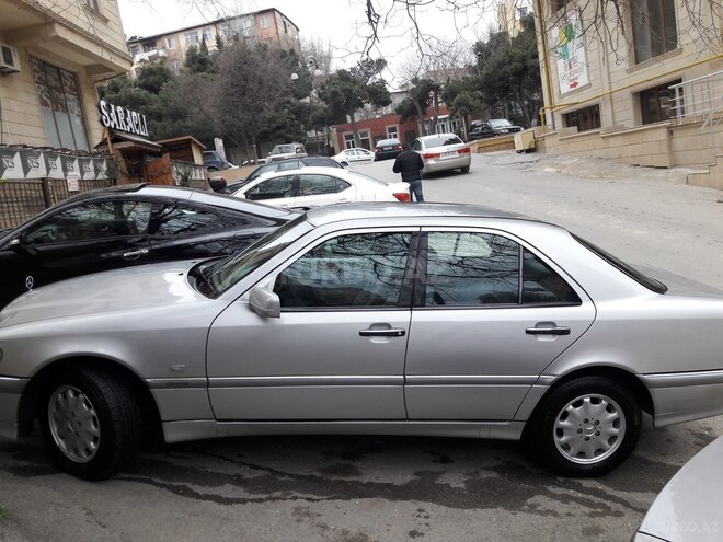 Mercedes C 180 1999, 239,900 km - 1.8 л - Bakı