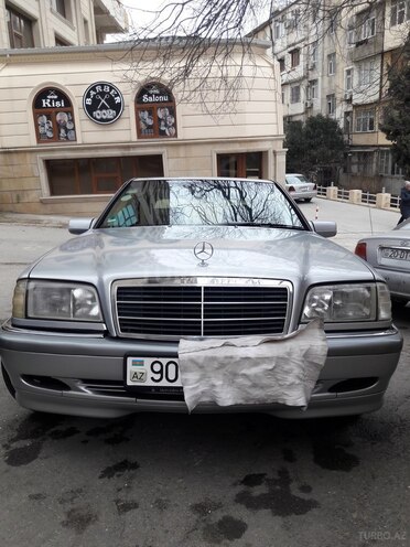 Mercedes C 180 1999, 239,900 km - 1.8 л - Bakı