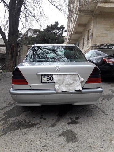 Mercedes C 180 1999, 239,900 km - 1.8 л - Bakı