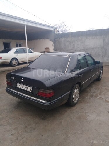 Mercedes E 230 1991, 383,500 km - 2.3 л - Şəmkir