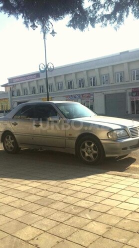 Mercedes C 220 1995, 2,620,000 km - 2.2 l - Bakı