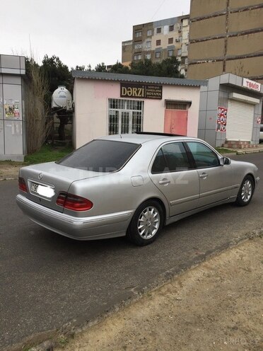 Mercedes E 280 1999, 240,000 km - 2.8 l - Bakı