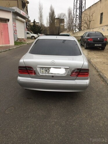 Mercedes E 280 1999, 240,000 km - 2.8 l - Bakı
